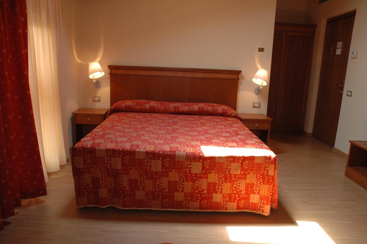 Hotel Il Borghetto Bariano Exterior photo